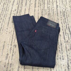 Levi's 520 dark wash jeans * professionally hemmed to 27"